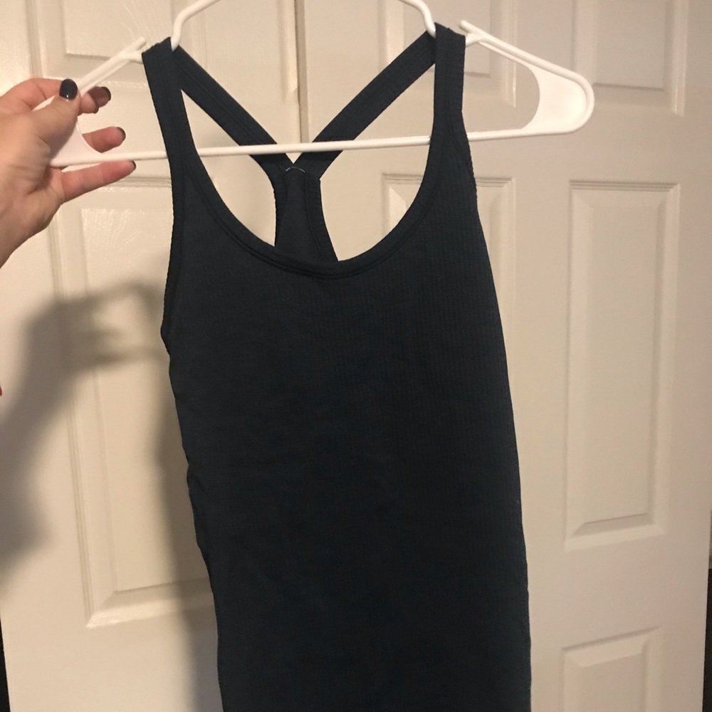 Lululemon Ebb to street tank